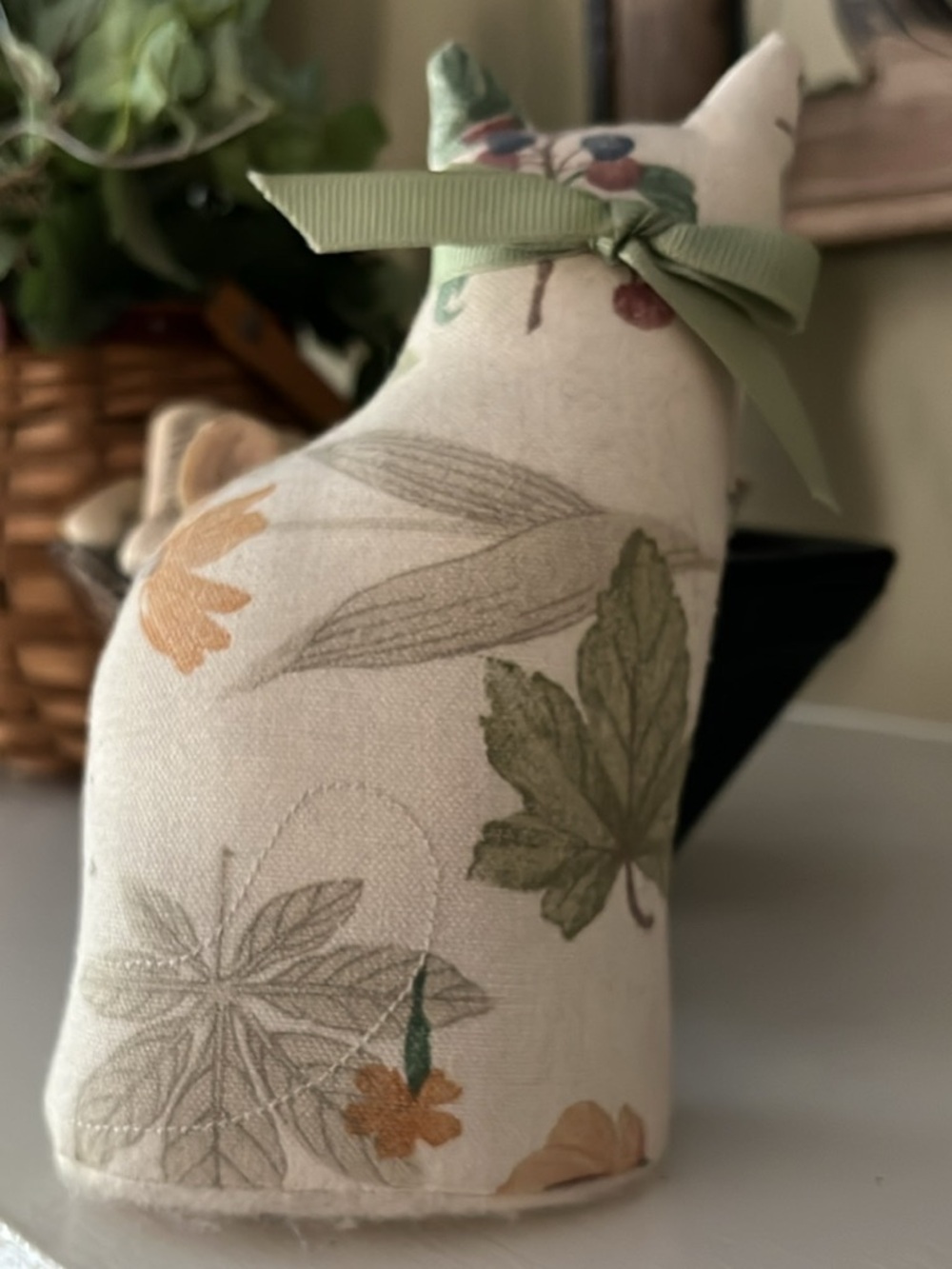 Longaberger Fabric Cat paperweight